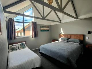 Character Home - Mountain Views & Private Backyard - 6