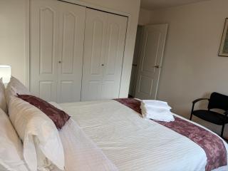 As You Wish Suites & Rooms Near YVR with Parking - 9