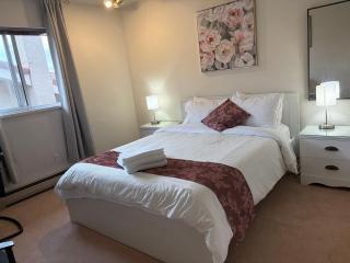 As You Wish Suites & Rooms Near YVR with Parking - 6