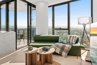 Elegant 2BR Broadbeach Island Getaway - 9