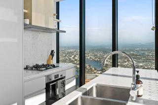 Elegant 2BR Broadbeach Island Getaway - 6