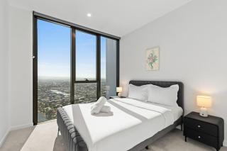 Elegant 2BR Broadbeach Island Getaway - 4