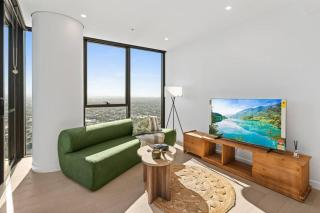Elegant 2BR Broadbeach Island Getaway - 3