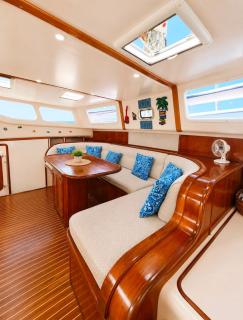Private cabin on a catamaran with half board in Moorea - 7