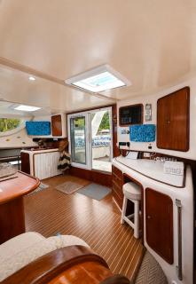 Private cabin on a catamaran with half board in Moorea - 2