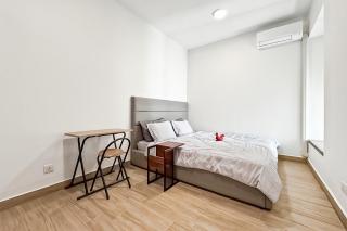 57F Skyline View 2BR Supermarket Downstairs - 4