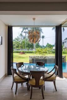 Luxury Tropical Modern House - 7