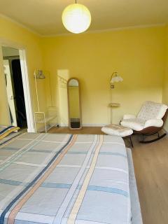 Renovated UB studio unbeatable location - 2