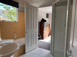Lake View 2 BR Close to Queenstown & Ski Field - 9
