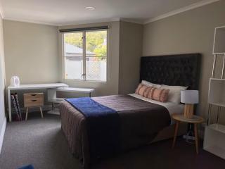 Lake View 2 BR Close to Queenstown & Ski Field - 6