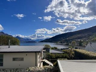 Lake View 2 BR Close to Queenstown & Ski Field - 3