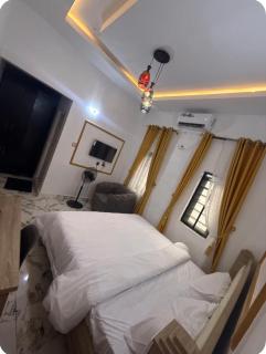 Standard 2 Bedroom Private Compound Where You Manage Your Electricity Yourself, AC, WiFi & Snooker Fun - 2