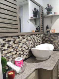 comfy studio type condo near airport - 7