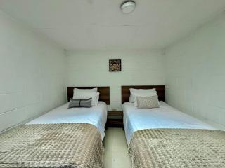 Private hot tub and 3 bedrooms Baños de Agua Santa - 8
