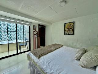 Private hot tub and 3 bedrooms Baños de Agua Santa - 5