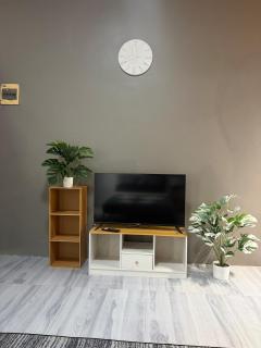 Luis Dthird House - 8