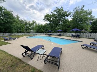 Renovated 1 Bedroom Sleeps 5 Mountain Views Indoor Pool Near Loon - 8