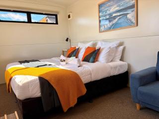 Stunted Totara, Unit 2 - 9