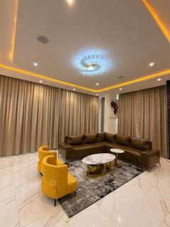 Luxury 4BR in Lekki Phase with Rooftop & Gym - 8