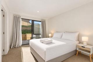 Mountain Edge | 3 Bedroom Modern Wanaka Home - 4