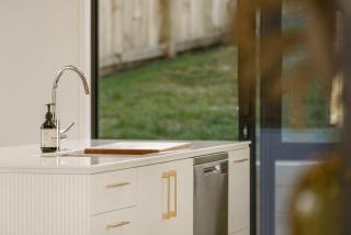 Mountain Edge | 3 Bedroom Modern Wanaka Home - 2