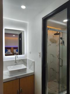 FountainBlue Hotel and Banquet Hall - 5