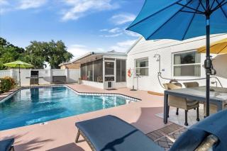 Waterfront Heated Saltwater Pool 8 mi to Beach - Largo - 3