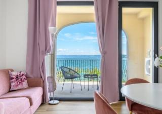 Casa Vacanze Maddalena - Palazzetto sul lago - Diamante Rosa - 0