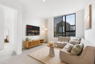 Modern Villa · Outdoor Fireplace . Mountain Views - Wanaka - 5
