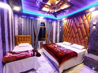 Hotel Fabulous Kashmir, Dal Lake - 6