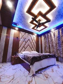 Hotel Fabulous Kashmir, Dal Lake - 4