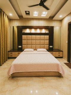 Moksha Zen Moon 3BHK Peaceful Luxury Retreat - 8