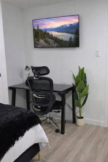 Modern 1BR Retreat Fully Furnished 30 or more Day Stays NO PETS - 2