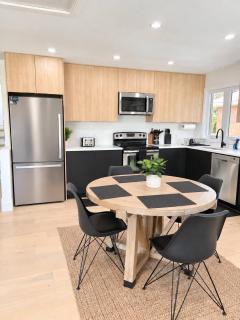 Modern 3BR Home Near CHEO General Hospital - 4