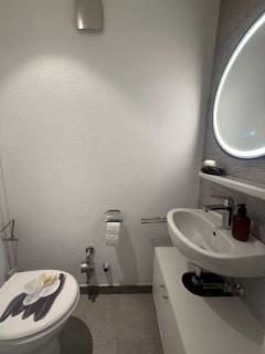 Salute 212, Renovated, Sauna, Jacuzzi, PS5, Free parking - 3
