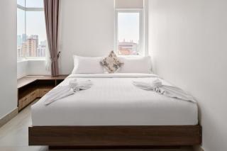 Queen Mansion Hotel & Stays - 6