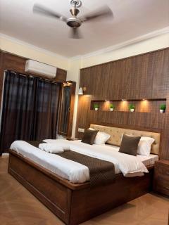 Entire 3BHK Flat by Sahaj Stays - 4