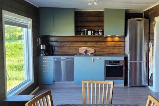 Koselig tømmerhytte med stor plass - 9