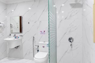 MG Crown Hotel 1 - 5