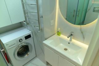 Modern 2-Bedroom Apartment Near 28 May Metro & City Center - 2