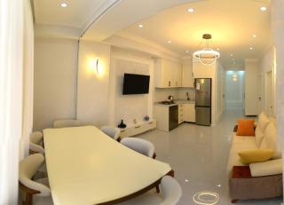 Modern 2-Bedroom Apartment Near 28 May Metro & City Center - 0