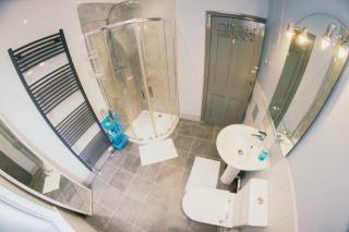 Cosy 3 Bedroom House in the Heart of Leeds - 1