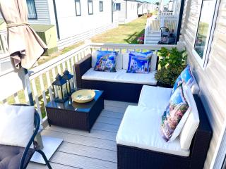 Rosie's Garden Lodge At Seaview - 2