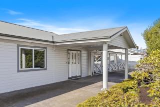 Huge Luxury Home Hobart- 8 bedroom, 6 bathroom - 8