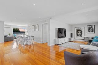 Huge Luxury Home Hobart- 8 bedroom, 6 bathroom - 6
