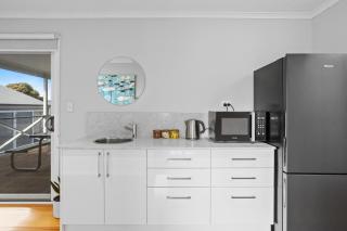 Huge Luxury Home Hobart- 8 bedroom, 6 bathroom - 4