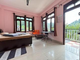 Varun Home Stay - 0