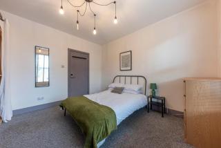 3 bedroom 2 bath beautiful Victorian house - 1
