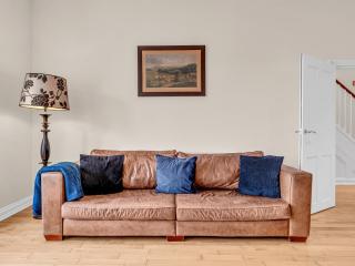 Luxury 3 Bed Apartment, Gated Parking, City Centre - 1