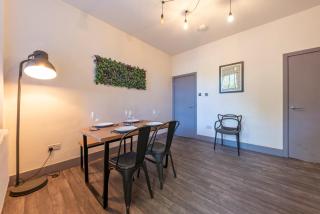 3 bedroom 2 bath beautiful Victorian house - 7